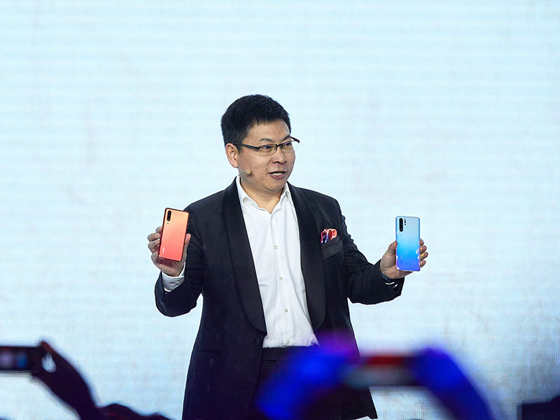 هواوي تغيّر قواعد التصوير بإطلاق سلسة هواتف P30 HUAWEI ذات الكاميرا الرباعية العدسات من لايكا